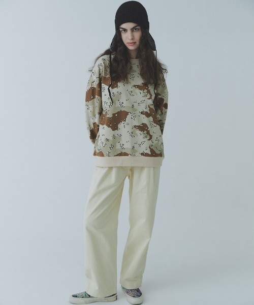 AVIREX（アヴィレックス）の「AVIREX GRAPHIC CREW SWEAT/ アヴィレックスグラフィッククルースウェット（スウェット・レディース・その他5/カーキ系2/チャコール/ピンク・F）」の7枚目の写真