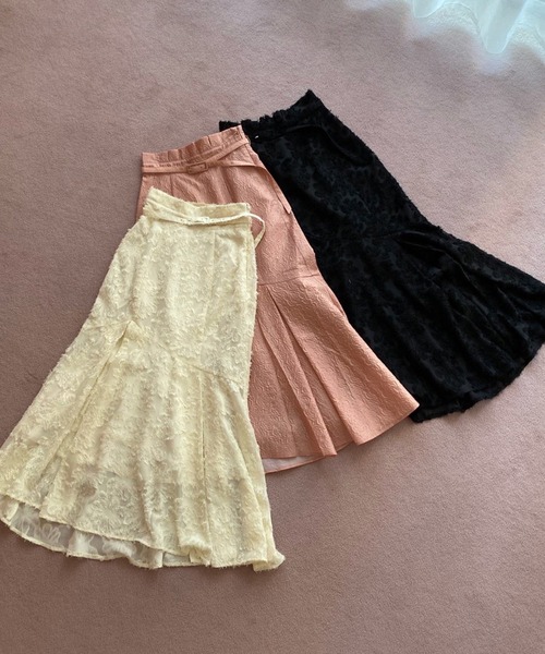 one after another NICE CLAUP(ワンアフターアナザーナイスクラップ)の「素材で差をつける。イレヘムマーメイドスカート(スカート・レディース・ピンク/ブラック/アイボリー・SMALL/MEDIUM)」の12枚目の写真