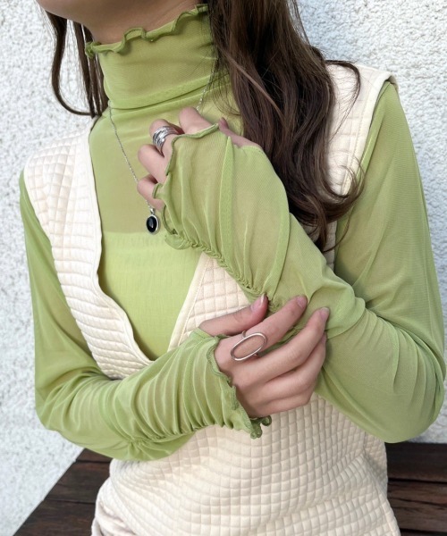 nemne store(ネンネストア)の「【低身長用サイズあり】指空きシアーハイネックロンT(Tシャツ/カットソー・レディース・ブルー/ブラック/アイボリー/ピンク/グリーン・SMALL/MEDIUM)」の4枚目の写真