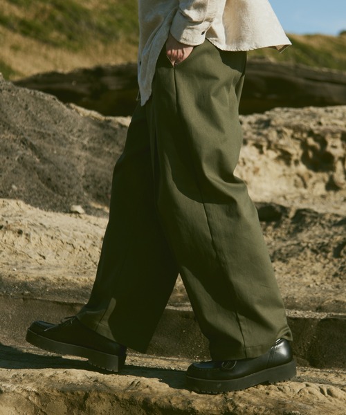 CASPER JOHN（キャスパージョン）の「Tapered color twill pants/テーパードカラーツイルパンツ（その他パンツ・メンズ・ベージュ/オレンジ/ホワイト/グレイッシュベージュ/カーキ/ブラック・SMALL/MEDIUM/LARGE）」の20枚目の写真