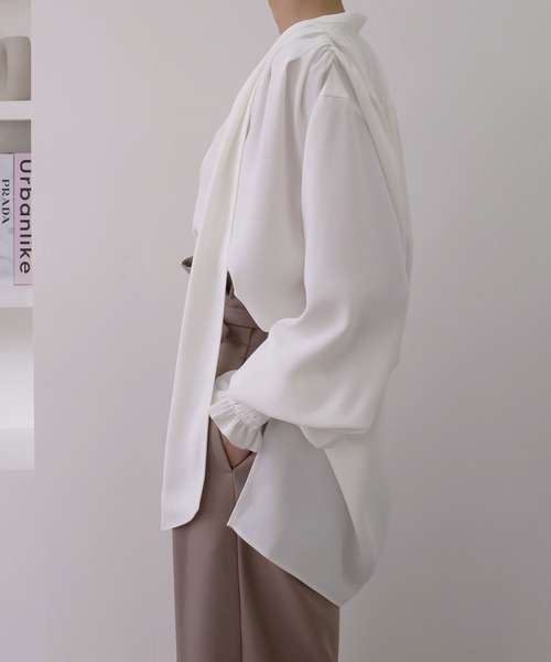 MIELI INVARIANT(ミエリインヴァリアント)の「Bowtie Georgette Blouse(シャツ/ブラウス・レディース・モカ/ホワイト/ブラック・FREE)」の7枚目の写真