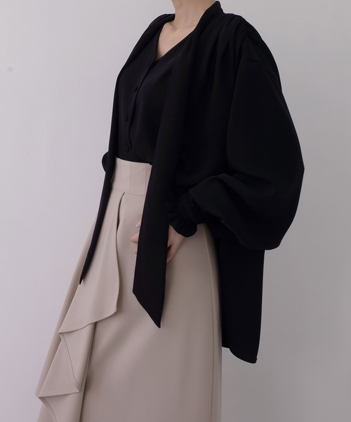 MIELI INVARIANT(ミエリインヴァリアント)の「Bowtie Georgette Blouse(シャツ/ブラウス・レディース・モカ/ホワイト/ブラック・FREE)」の18枚目の写真