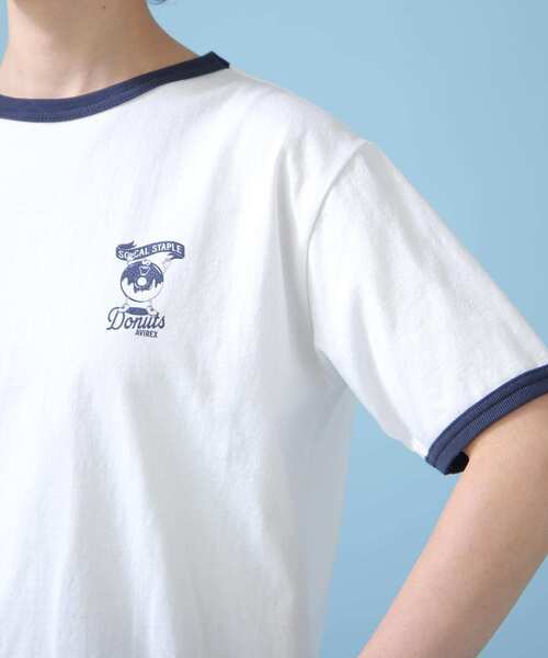 AVIREX（アヴィレックス）の「《WEB&DEPOT限定》DOUNUT ONE POINT RINGER T-SHIRT/ ドーナツワンポイントリンガーTシャツ（Tシャツ/カットソー・レディース・オレンジ/ネイビー・FREE）」の19枚目の写真