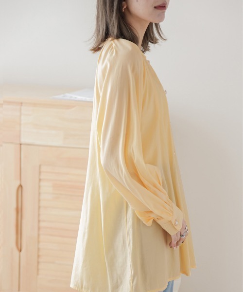 AMELY(エミリー)の「フロントタックブラウス(シャツ/ブラウス・レディース・イエロー/ブラック/ホワイト/ピンク・フリー)」の11枚目の写真