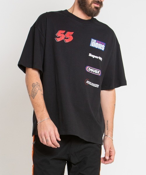 DEUS EX MACHINA（デウスエクスマキナ）の「MOTO DECAL TEE（Tシャツ/カットソー・メンズ・ブルー/ブラック・MEDIUM/SMALL/LARGE）」の2枚目の写真