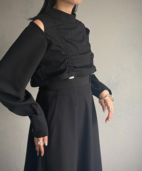 &g'aime（アンジェム）の「【&g’aime】シャーリングワンピース（ワンピース・レディース・ブラック/グレイッシュベージュ・FREE）」の5枚目の写真