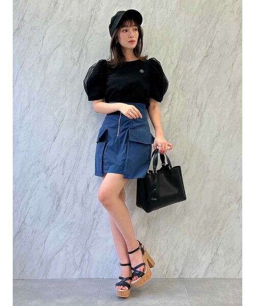 dazzlin(ダズリン)の「エンブロイダリーワンポイントTシャツ(Tシャツ/カットソー・レディース・ブラック/ベージュ/オフホワイト・FREE)」の8枚目の写真