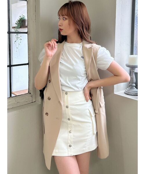 dazzlin(ダズリン)の「エンブロイダリーワンポイントTシャツ(Tシャツ/カットソー・レディース・ブラック/ベージュ/オフホワイト・FREE)」の5枚目の写真