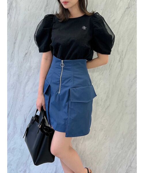 dazzlin(ダズリン)の「エンブロイダリーワンポイントTシャツ(Tシャツ/カットソー・レディース・ブラック/ベージュ/オフホワイト・FREE)」の3枚目の写真