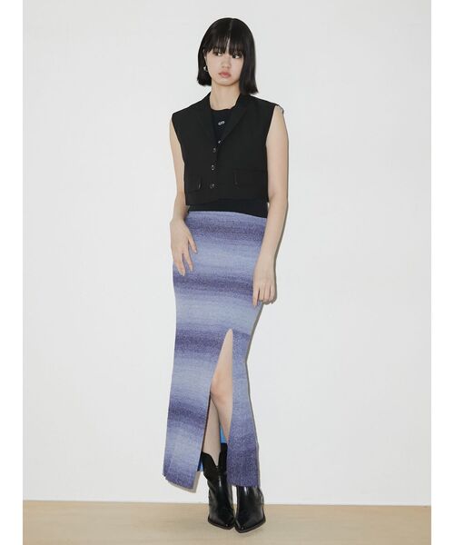 EMODA（エモダ）の「トーンカラーフィットタンクトップ（ニット/セーター・レディース・ブラック/ブルー/アイボリー・FREE）」の8枚目の写真