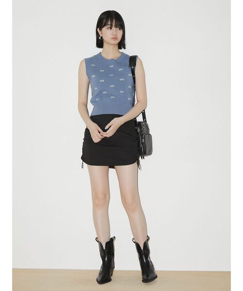 EMODA（エモダ）の「トーンカラーフィットタンクトップ（ニット/セーター・レディース・ブラック/ブルー/アイボリー・FREE）」の10枚目の写真