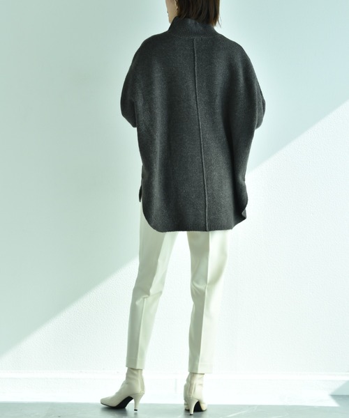 INTERPLANET（インタープラネット）の「ハイネックドルマンロングニット（ニット/セーター・レディース・ベージュ/オフホワイト/チャコールグレー・FREE）」の14枚目の写真