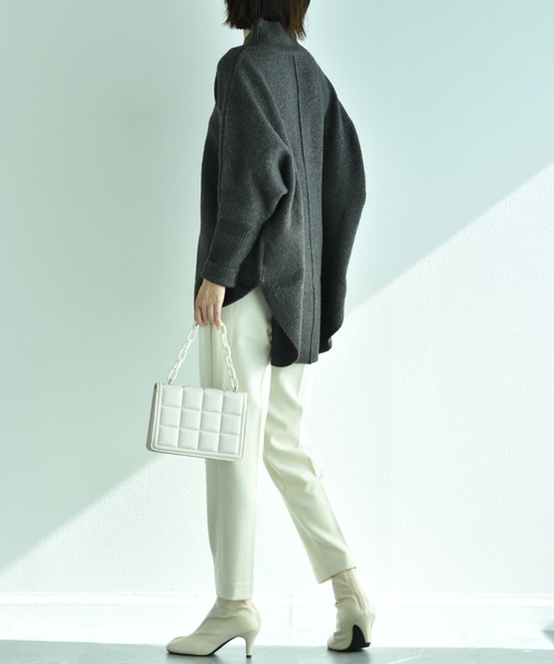 INTERPLANET（インタープラネット）の「ハイネックドルマンロングニット（ニット/セーター・レディース・ベージュ/オフホワイト/チャコールグレー・FREE）」の13枚目の写真