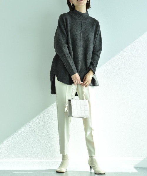 INTERPLANET（インタープラネット）の「ハイネックドルマンロングニット（ニット/セーター・レディース・ベージュ/オフホワイト/チャコールグレー・FREE）」の11枚目の写真