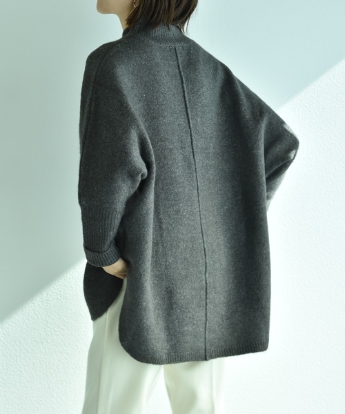 INTERPLANET（インタープラネット）の「ハイネックドルマンロングニット（ニット/セーター・レディース・ベージュ/オフホワイト/チャコールグレー・FREE）」の7枚目の写真