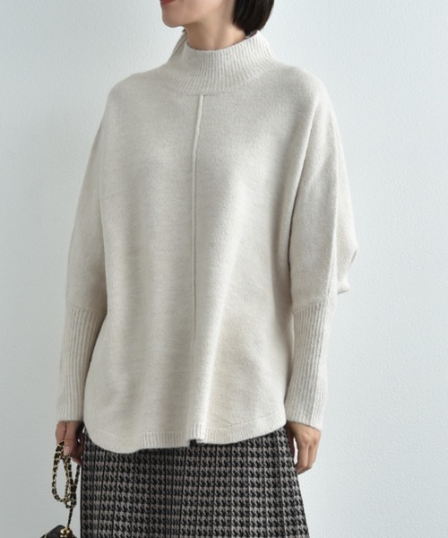 INTERPLANET（インタープラネット）の「ハイネックドルマンロングニット（ニット/セーター・レディース・ベージュ/オフホワイト/チャコールグレー・FREE）」の21枚目の写真