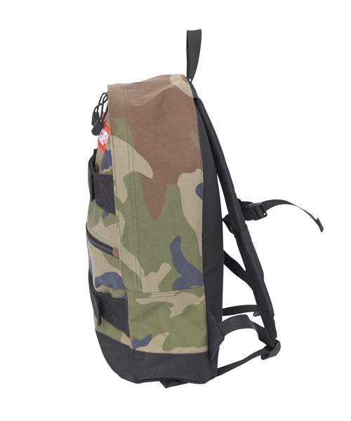 XLARGE バックパック 　カモフラ　リュック 迷彩　メル階段8 XLARGE KIDS（エクストララージキッズ）の「SKATE BACKPACK CAMO