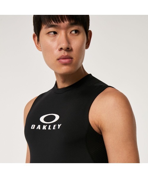 OAKLEY(オークリー)の「オークリー TECHNICAL BASE LAYER NS CREW 3.0 /タンクトップ/ 吸汗速乾/ TRAINING スポーツ・トレーニング/ OAKLEY(タンクトップ・メンズ・ブラック系/ネイビー/ブラック・L/M/S/XL)」の6枚目の写真
