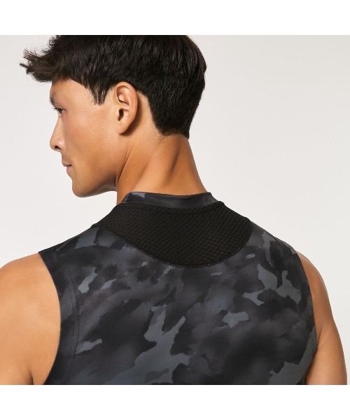 OAKLEY(オークリー)の「オークリー TECHNICAL BASE LAYER NS CREW 3.0 /タンクトップ/ 吸汗速乾/ TRAINING スポーツ・トレーニング/ OAKLEY(タンクトップ・メンズ・ブラック系/ネイビー/ブラック・L/M/S/XL)」の11枚目の写真
