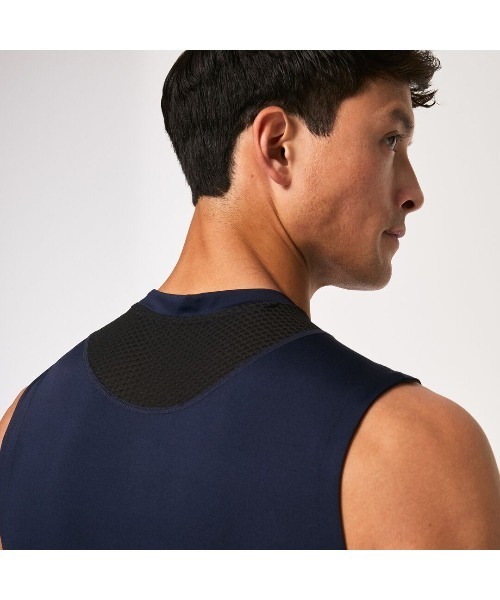 OAKLEY(オークリー)の「オークリー TECHNICAL BASE LAYER NS CREW 3.0 /タンクトップ/ 吸汗速乾/ TRAINING スポーツ・トレーニング/ OAKLEY(タンクトップ・メンズ・ブラック系/ネイビー/ブラック・L/M/S/XL)」の16枚目の写真