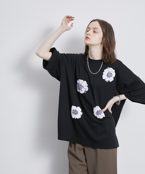 JUNRED（ジュンレッド）の「デフォルメフラワールーズTシャツ（Tシャツ/カットソー・メンズ・グリーン/ブラック/グレー系その他・S/M/L）」の4枚目の写真