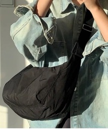 ナイロンボディバッグ