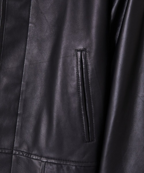 marka（マーカ）の「marka / マーカ：LEATHER PUFFED CAR COAT - lamb leather -：M23C-08CO01C[COR]（ブルゾン・メンズ・ブラック・1/2）」の20枚目の写真
