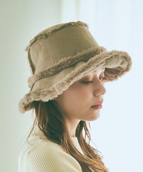 mysty woman(ミスティウーマン)の「リバーシブルムートンHAT 907790(ハット・レディース・ブラック/オフホワイト/ベージュ系その他・FREE)」の3枚目の写真