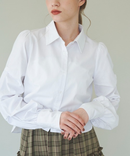 idem（イデム）の「unique sleeve shirt/袖タックショートシャツ（シャツ/ブラウス・レディース・ネイビー/グレー/オフホワイト・FREE）」の8枚目の写真