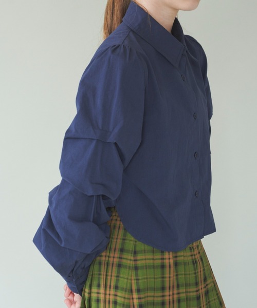 idem（イデム）の「unique sleeve shirt/袖タックショートシャツ（シャツ/ブラウス・レディース・ネイビー/グレー/オフホワイト・FREE）」の20枚目の写真
