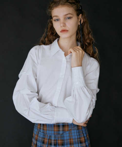 idem（イデム）の「unique sleeve shirt/袖タックショートシャツ（シャツ/ブラウス・レディース・ネイビー/グレー/オフホワイト・FREE）」の14枚目の写真