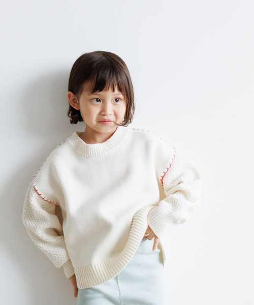 LOWRYS FARM(ローリーズファーム)の「5Gハイショクステッチプルオーバー 961679(ニット/セーター・キッズ・チャコールグレー/ネイビー/イエロー/アイボリー・110cm/120cm/130cm/140cm/150cm)」の2枚目の写真