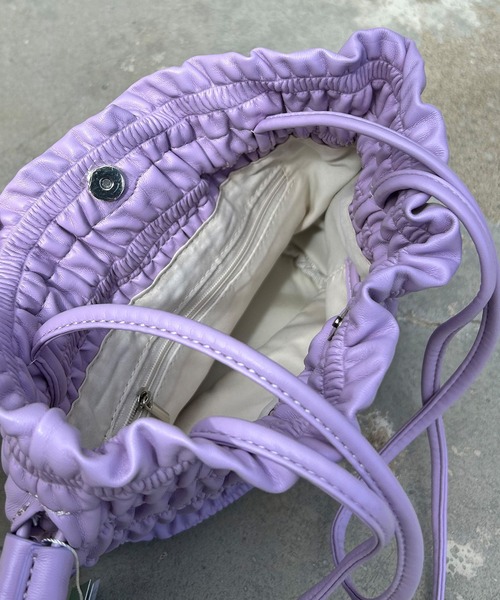 Kotoe（コトエ）の「巾着ショルダーバッグ シャーリングフリルBAG（ハンドバッグ・レディース・ブラック/パープル/シルバー/オフホワイト・FREE）」の8枚目の写真