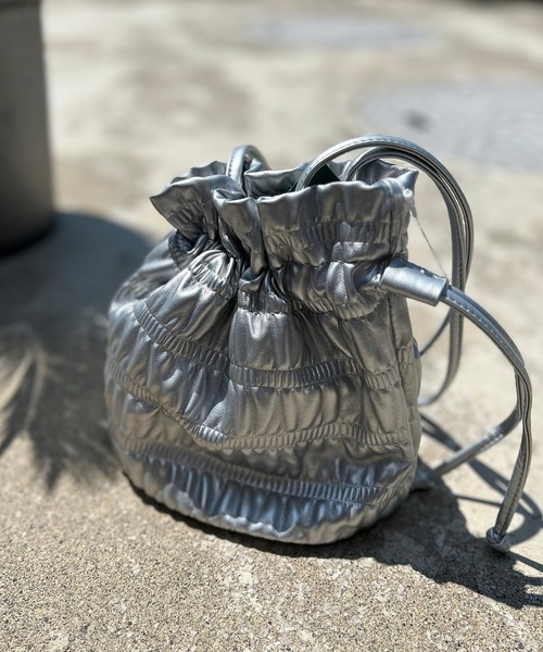 Kotoe（コトエ）の「巾着ショルダーバッグ シャーリングフリルBAG（ハンドバッグ・レディース・ブラック/パープル/シルバー/オフホワイト・FREE）」の15枚目の写真