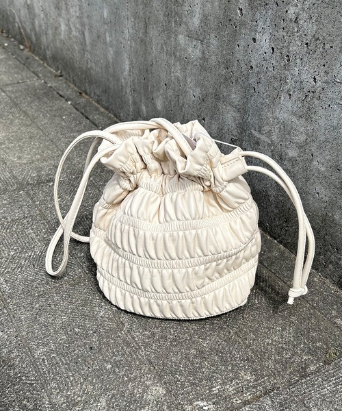 Kotoe（コトエ）の「巾着ショルダーバッグ シャーリングフリルBAG（ハンドバッグ・レディース・ブラック/パープル/シルバー/オフホワイト・FREE）」の16枚目の写真