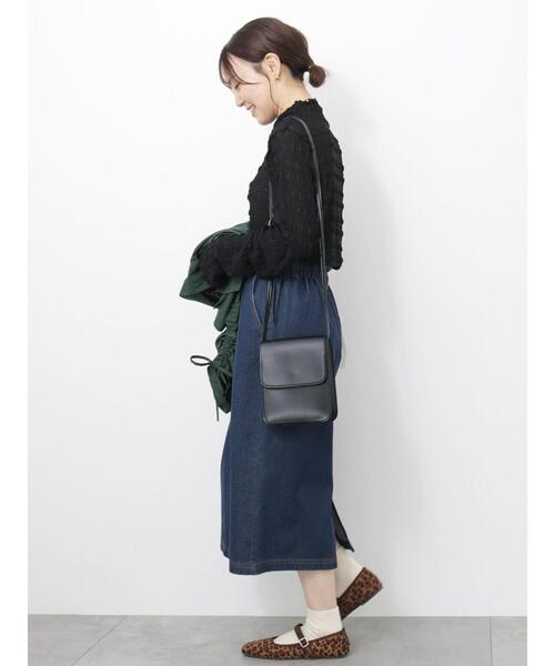 ehka sopo(エヘカソポ)の「シャーリングシアーメロートップス(Tシャツ/カットソー・レディース・キナリ/ブラック/ブルー・F)」の9枚目の写真