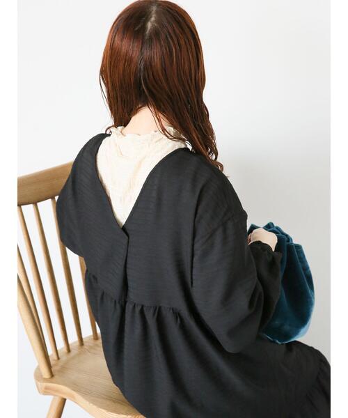 ehka sopo(エヘカソポ)の「シャーリングシアーメロートップス(Tシャツ/カットソー・レディース・キナリ/ブラック/ブルー・F)」の19枚目の写真