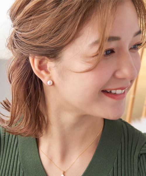 Phoebe(フィービィー)の「<ラストワン>【K14GF】ワンウォーターパールピアス(ピアス(両耳用)・レディース・イエローゴールド・FREE)」の4枚目の写真