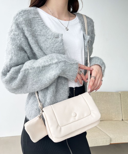 GeeRA（ジーラ）の「ポーチ付ぷくぷくバッグ（ショルダーバッグ・レディース・ブラック/アイボリー/ブルー/グレー・FREE）」の2枚目の写真