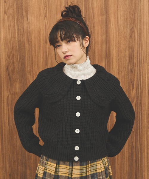 MERLOT(メルロー)の「ビッグカラーニットカーディガン(ニット/セーター・レディース・ブラック/ベージュ/イエロー/ホワイト・FREE)」の21枚目の写真