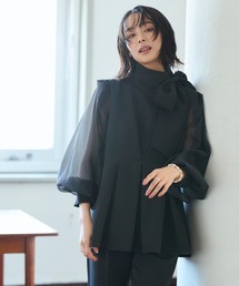 RUIRUE BOUTIQUE（ルイルエブティック）の「【オケージョン対応】オーガンジースリーブタックフレアトップス&シークレットゴム・スリムテーパードパンツ(ボウタイ付き) 結婚式 お呼ばれ パーティードレス 美脚効果《着用動画あり》（パンツドレス）」