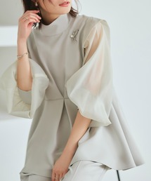 RUIRUE BOUTIQUE（ルイルエブティック）の「【オケージョン対応】オーガンジースリーブタックフレアトップス＆シークレットゴム・スリムテーパードパンツ（ボウタイ付き）　結婚式 お呼ばれ パーティードレス 美脚効果《着用動画あり》（パンツドレス）」