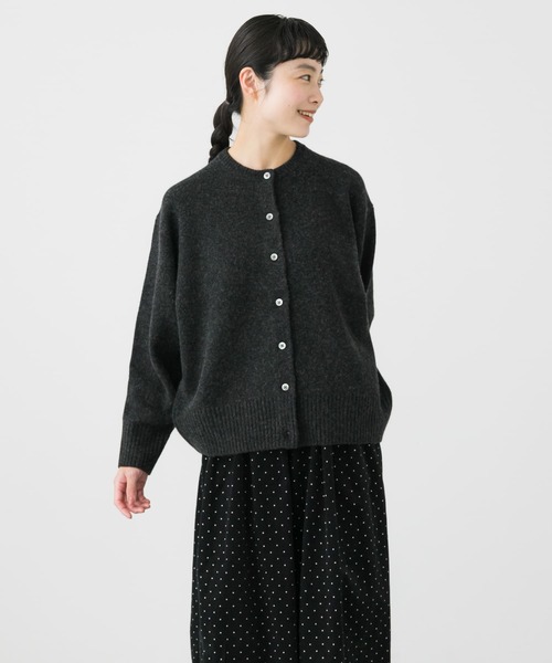かぐれ(カグレ)の「クルーネックニットカーディガン(カーディガン/ボレロ・レディース・レッド系その他/イエロー系その他/チャコールグレー・FREE)」の4枚目の写真