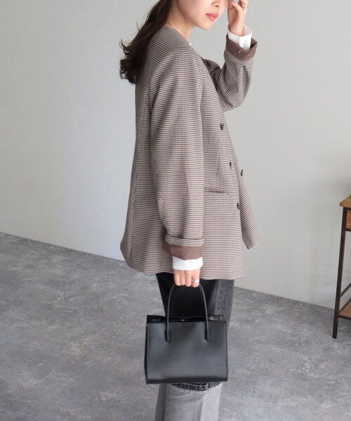 fredy emue（フレディエミュ）の「ノーカラーダブルジャケット（ノーカラージャケット・レディース・ネイビー/ベージュ系その他・38）」の12枚目の写真