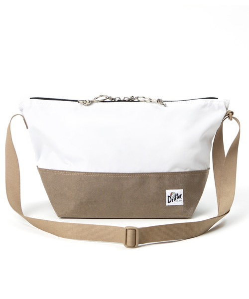 Drifter（ドリフター）の「ARE WAY POUCH M／アーウェイポーチ Mサイズ（ショルダーバッグ・メンズ・グリーン系その他2/ホワイト×カーキブラウン/ブラック×ブラック/オレンジ系その他・FREE）」の2枚目の写真
