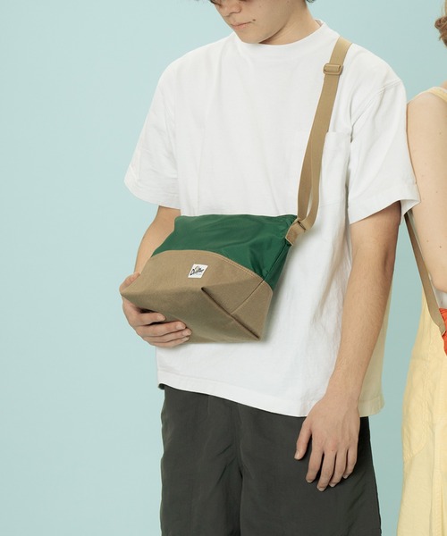 Drifter（ドリフター）の「ARE WAY POUCH M／アーウェイポーチ Mサイズ（ショルダーバッグ・メンズ・グリーン系その他2/ホワイト×カーキブラウン/ブラック×ブラック/オレンジ系その他・FREE）」の3枚目の写真