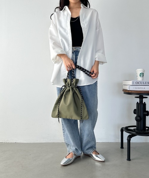 CLEA（クレア）の「ナイロンショルダー巾着バッグ（ショルダーバッグ・レディース・ブラック/カーキ/ベージュ/ホワイト・FREE）」の11枚目の写真