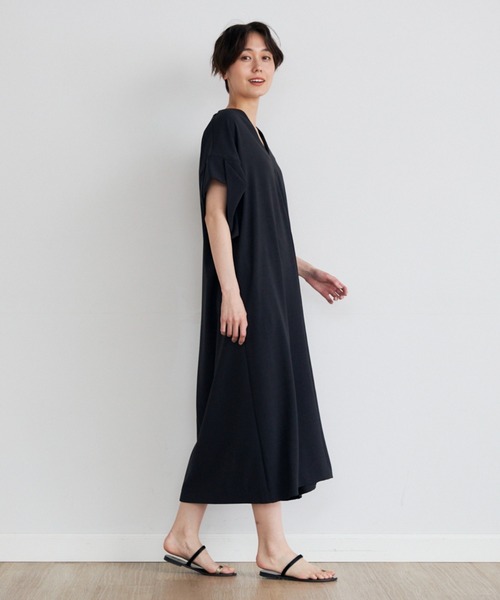 INED CLARO（イネドクラロ）の「タックスリーブワンピース【セットアップ対応】（ワンピース・レディース・ブラック/オレンジ/チャコールグレー・フリー）」の15枚目の写真