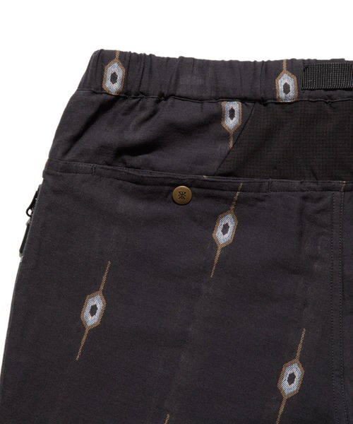ROARK REVIVAL（ロアークリバイバル）の「【ROARK】TRAVEL SHORTS 2.0 JACQUARD（その他パンツ・メンズ・ブラック・MEDIUM/LARGE/X-LARGE）」の3枚目の写真