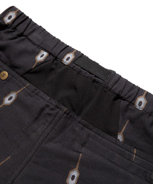 ROARK REVIVAL（ロアークリバイバル）の「【ROARK】TRAVEL SHORTS 2.0 JACQUARD（その他パンツ・メンズ・ブラック・MEDIUM/LARGE/X-LARGE）」の5枚目の写真